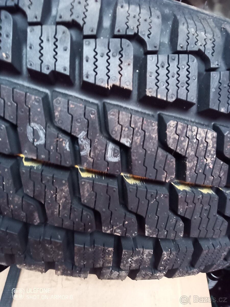 205/65 R16C 107/105 T Celoroční - 2