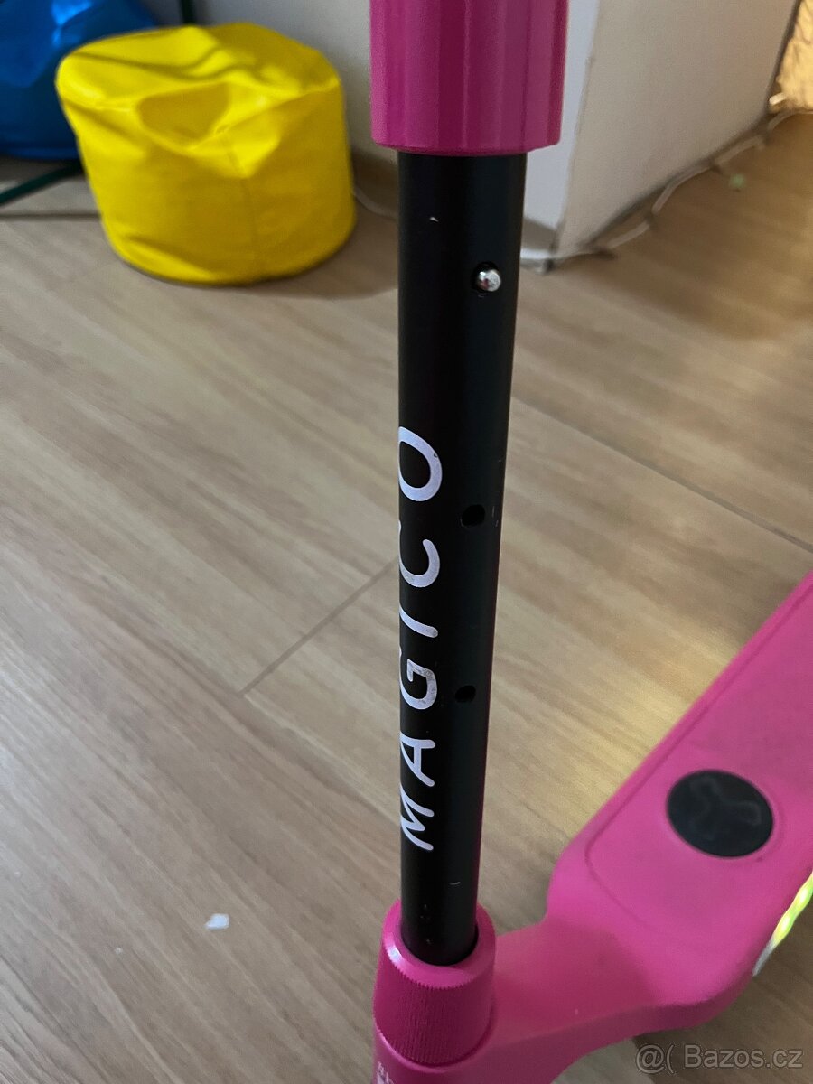 Elektrická koloběžka MAGICO - 2