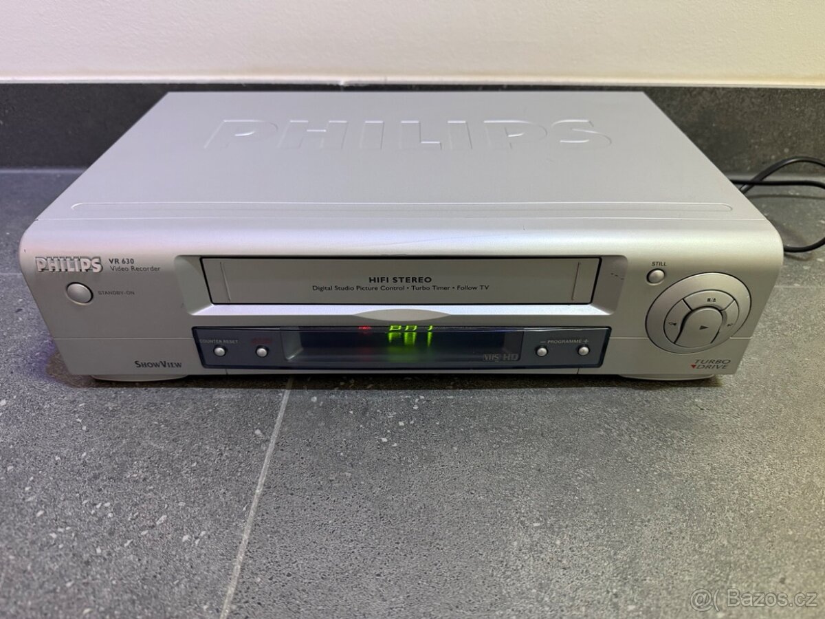 Málo používaný videorekordér PHILIPS VR630 - 2