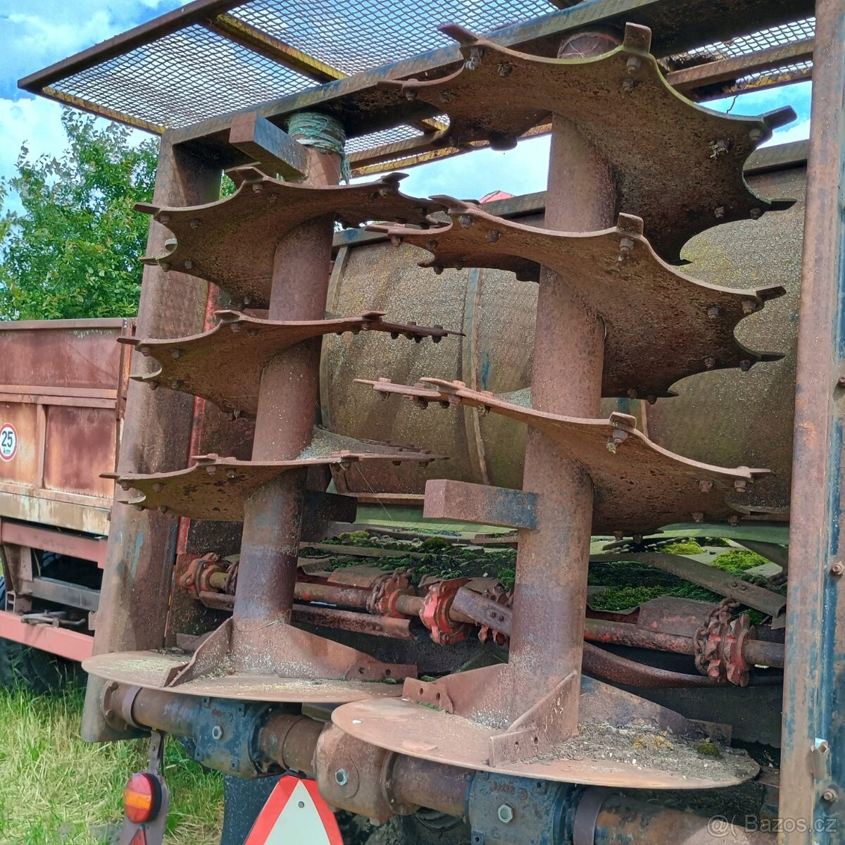 Rozmetadlo hnoje - 2