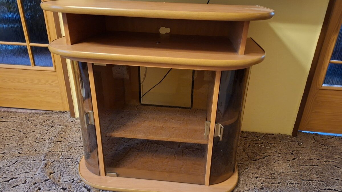 Stolek pod TV (lamino) - 2