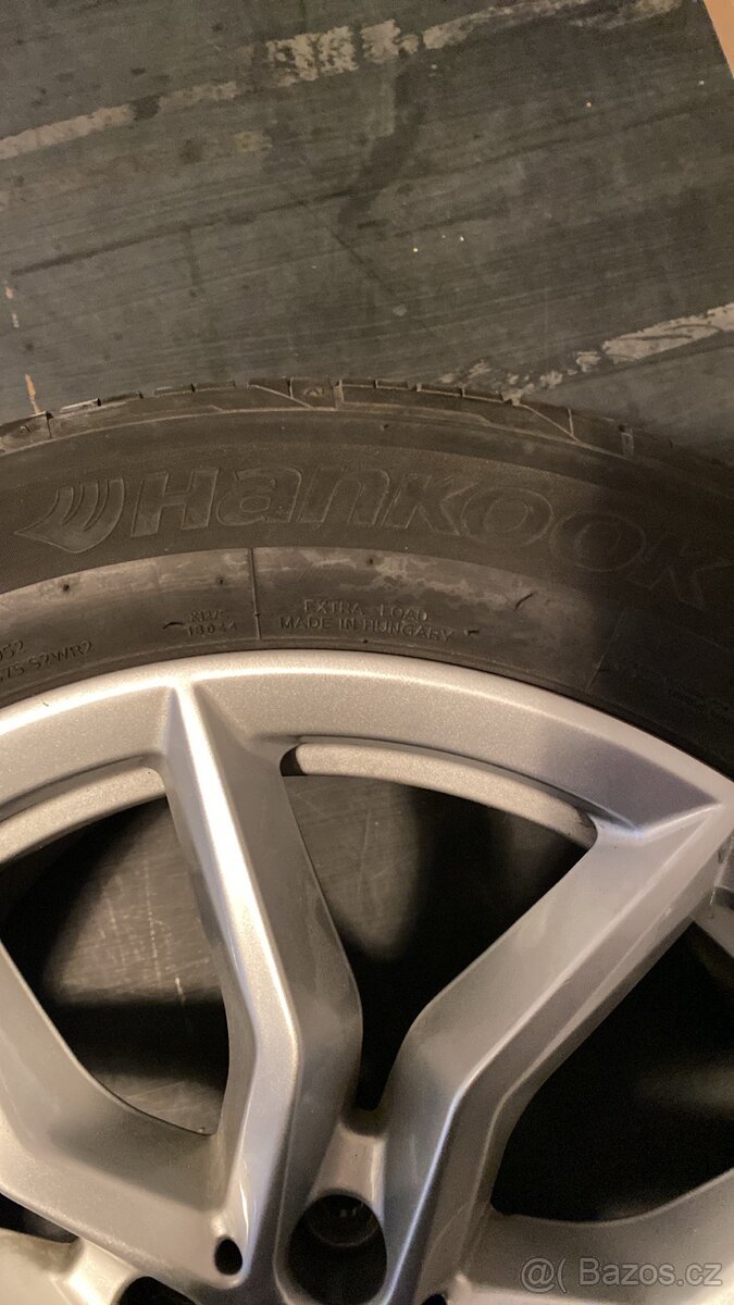Prodám Alu kola R 19s letními pneu Hankook 265/50/19. - 2