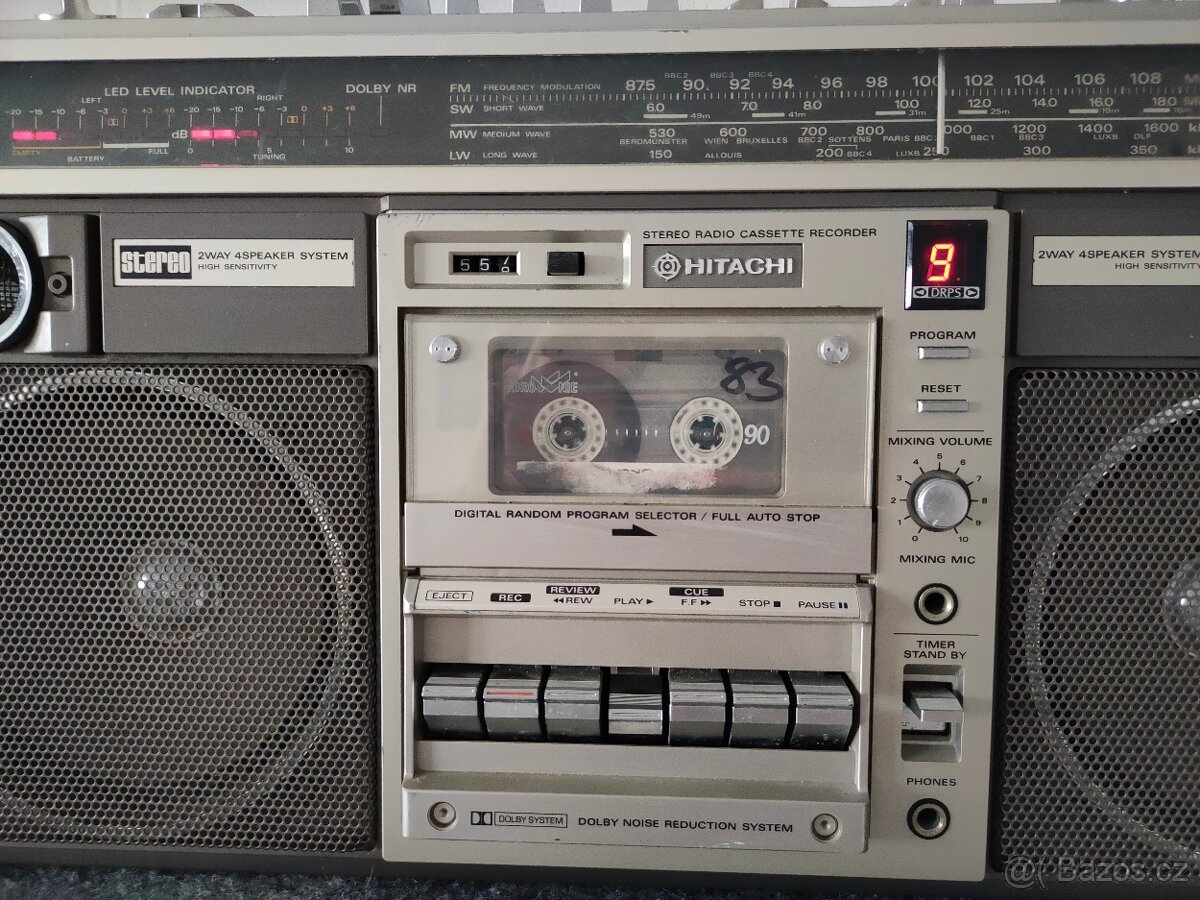 HITACHI TRK - 8190E - BOOMBOX - 2