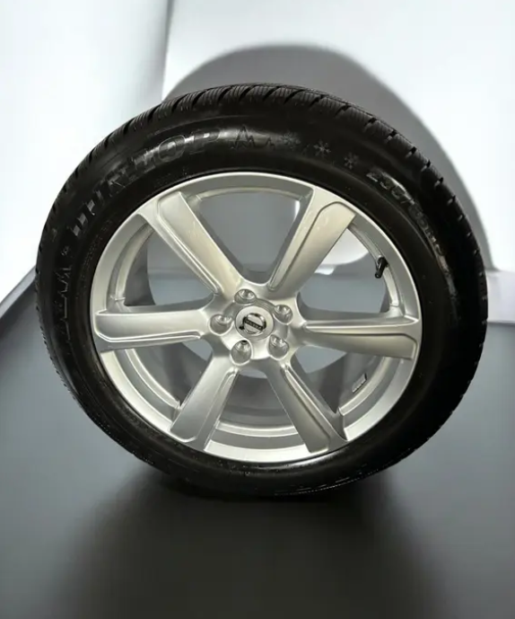 Zánovní originální alu kola Volvo 5x108+ 235/55r19 - 2