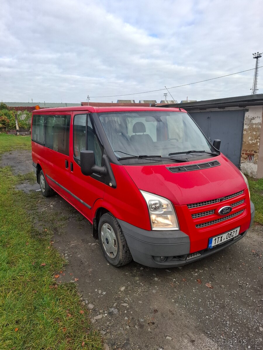 Ford Transit 2,2 TDCi bus 9 míst 92 kw - 2