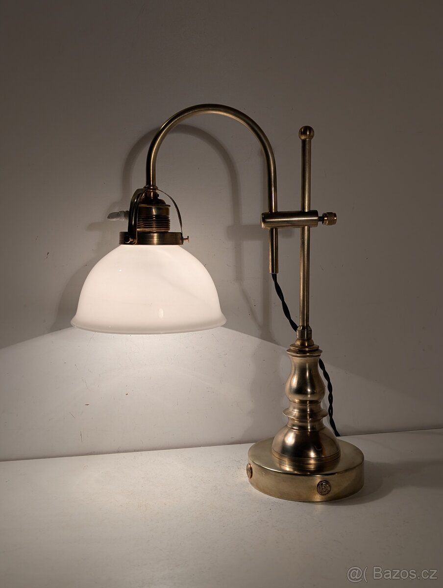 mosazná pěkná lampa lampička bílé opálové stínidlo - 2