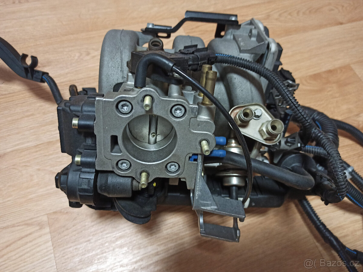 Kompletní sací potrubí X10XE + vstřiky + ECM - 2