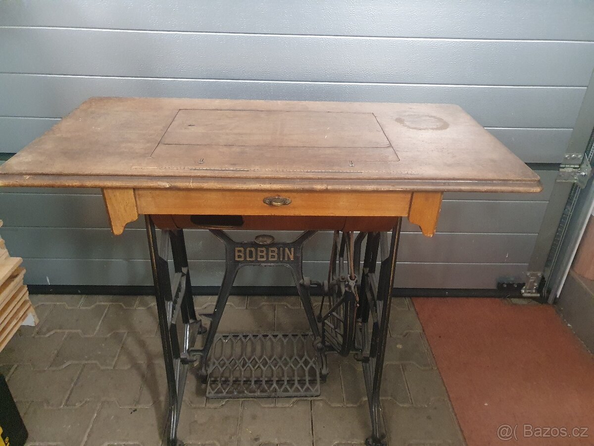 Šlapací šicí stroj Minerva Bobbin - - 2