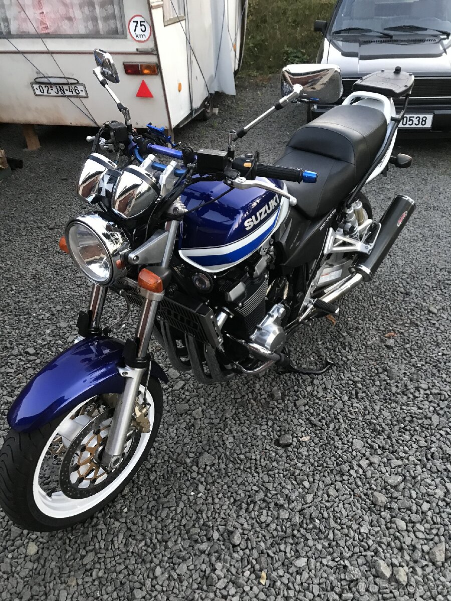 Suzuki GSX 1400 - 2