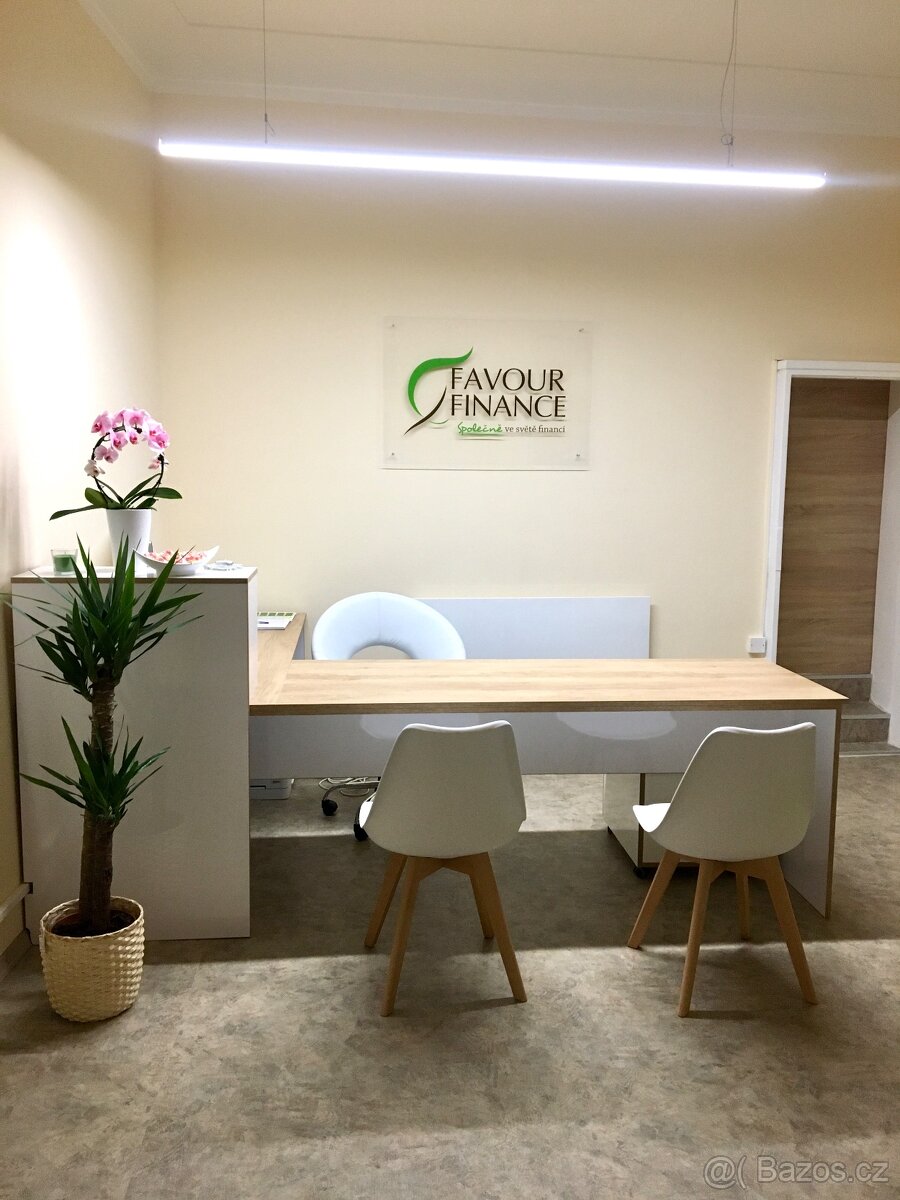 Kancelářský stůl - 2