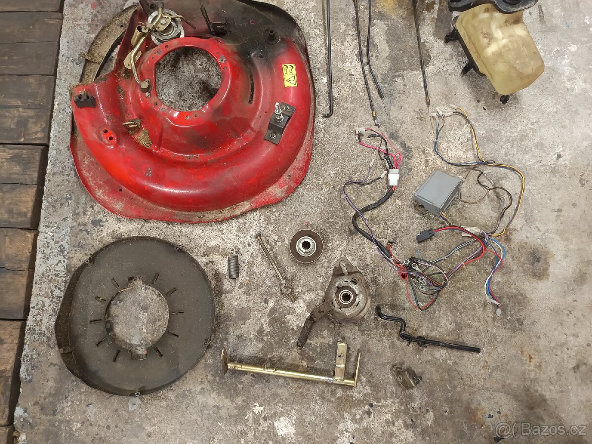 Zahradní traktůrek díly - 2