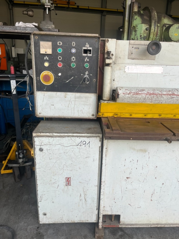 191. Tabulové nůžky NTC 2500/4 - 2