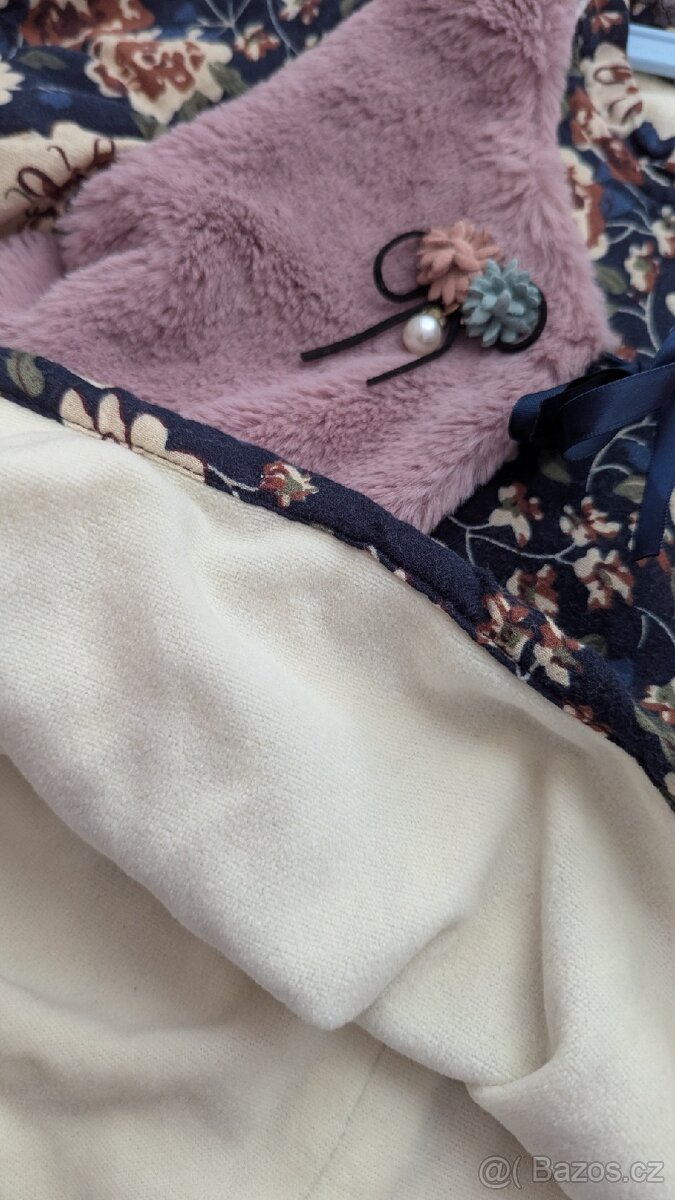 Dívčí teplé šatičky s vestičkou - 2