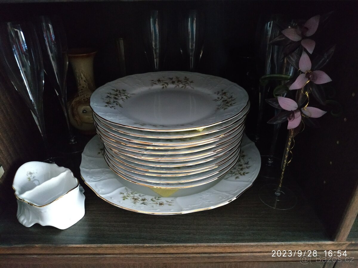 Broušené sklo, jídelní sada a další - 2