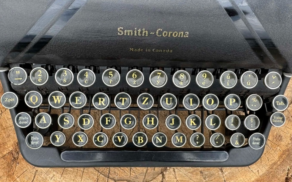 Starožitný psací stroj Smith-Corona Sterling (40. léta) - 2