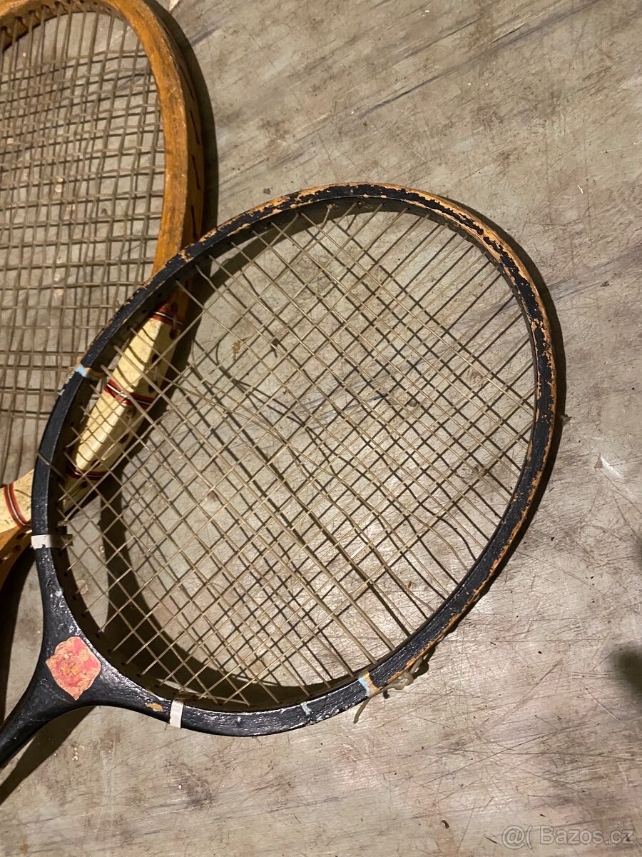 Retro set raket - 2x badmintonová a 1x tenisová - 2