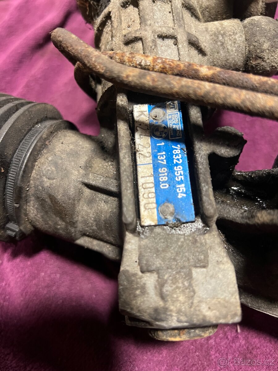 BMW e30 řízení servo - 2