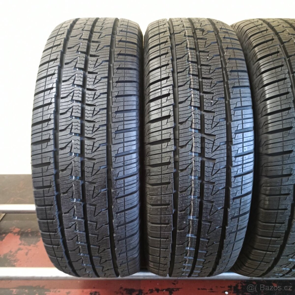 Continental 215/65 R16C 109/107T 8,5mm - 2