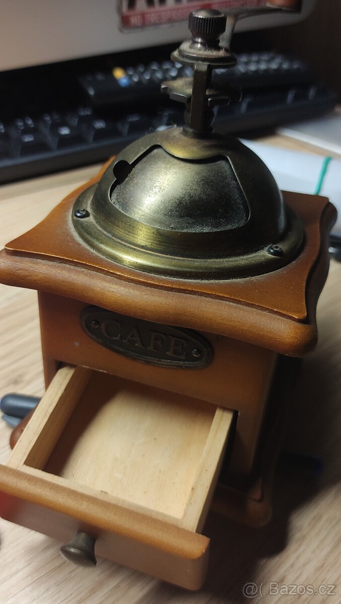 Mlýnek na kávu - 2