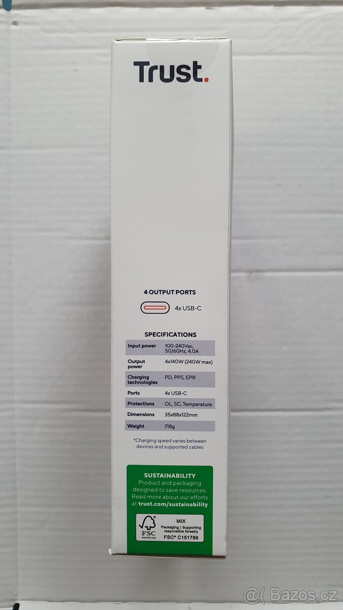 Napájecí adaptér Trust Maxo 240W GaN 4x USB-C (25413) - 2