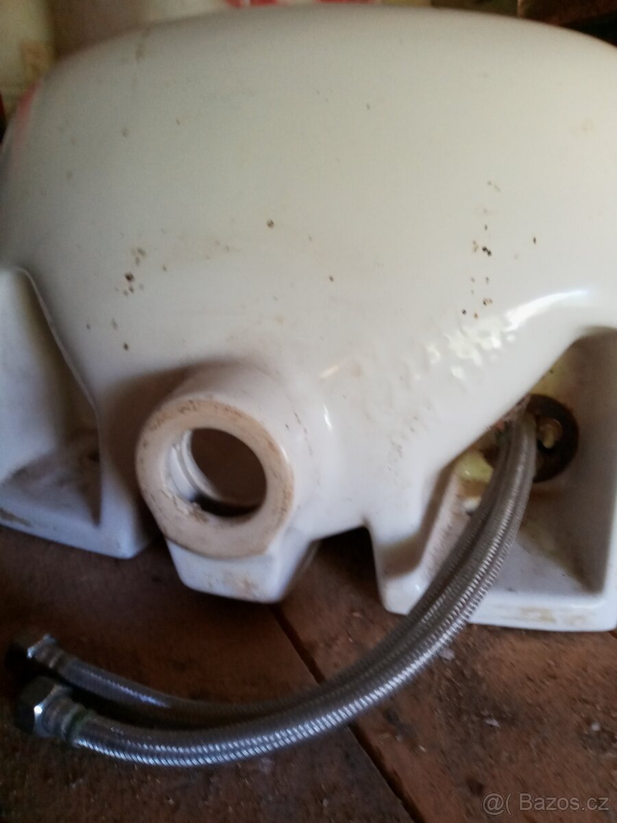 WC umyvadlo včetně baterie - 2