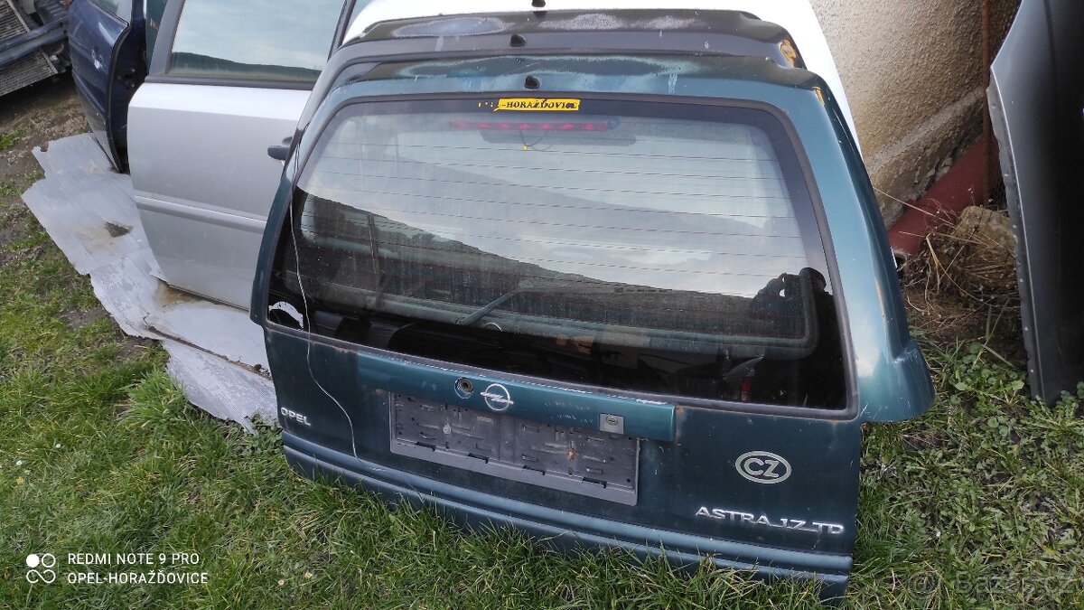 Páté dveře na Opel Astra F combi - 2