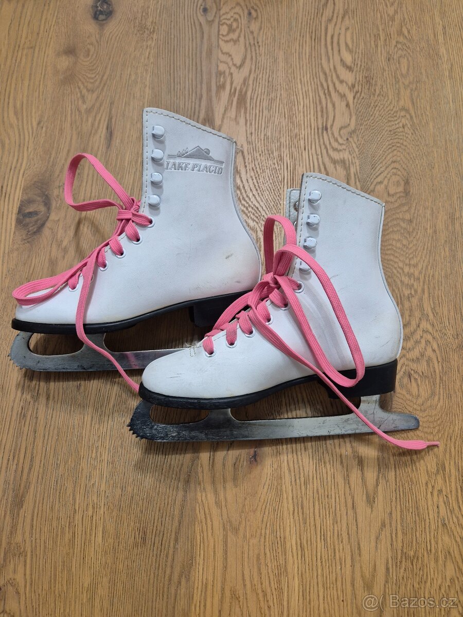 Dívčí lední brusle - 2