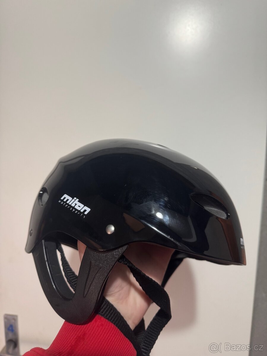 Přilba na koloběžku/skateboard - 2