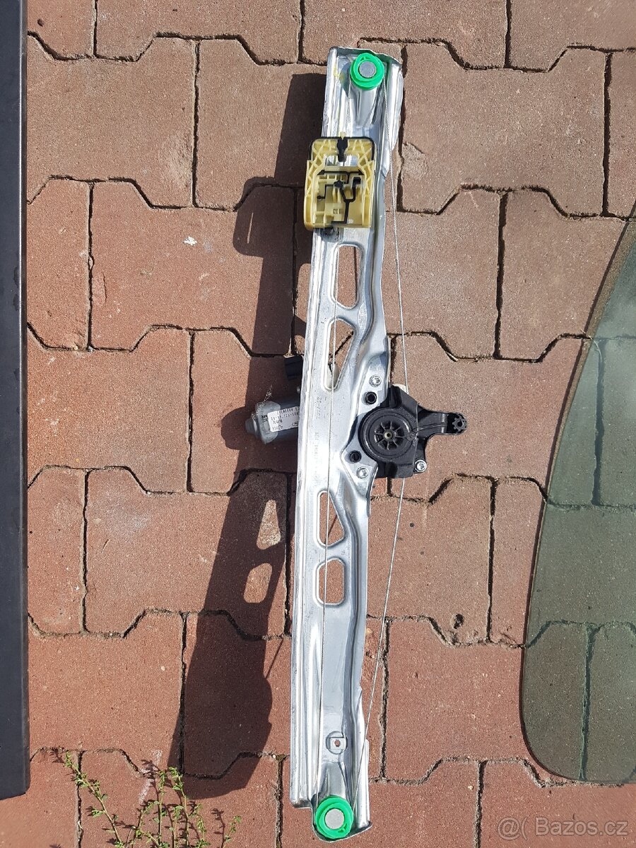 Stahovačka okna prava peugeot expert - 2