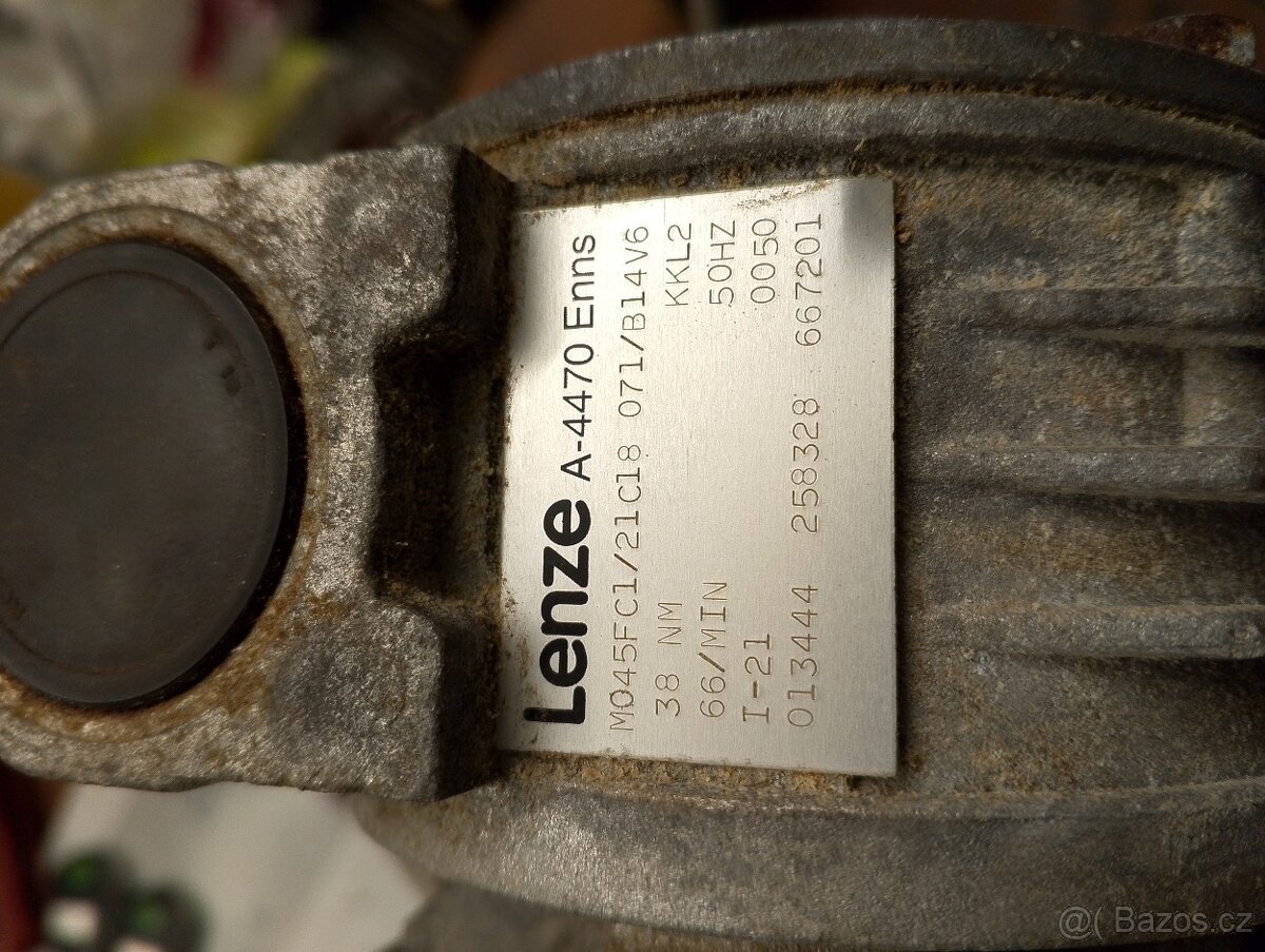 Prodám elektromotor s převodovkou - 2