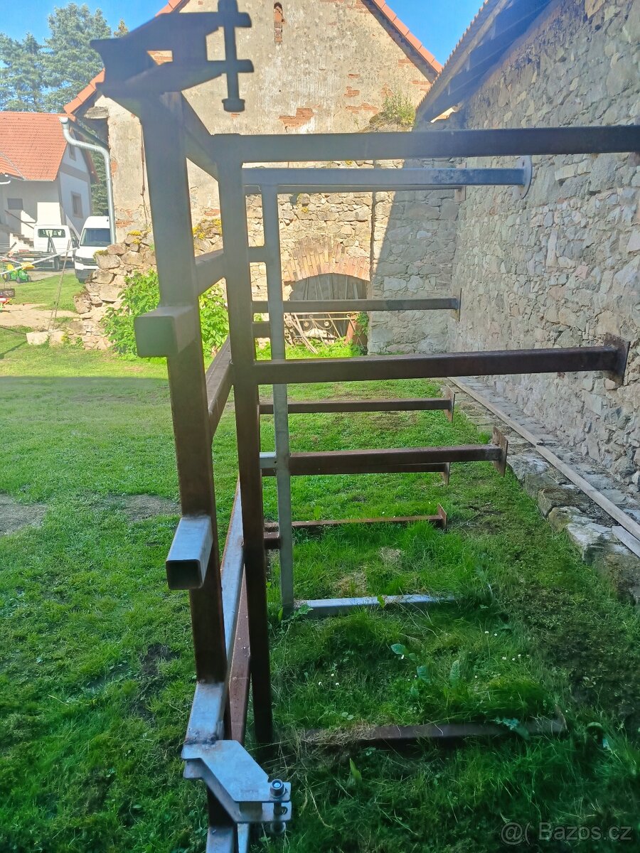 Podávací stul - 2