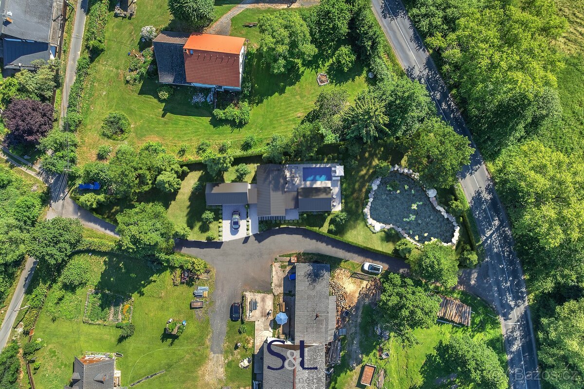 Klid, zeleň a potenciál – stavební pozemek o 1 527 m² v Heřm - 2