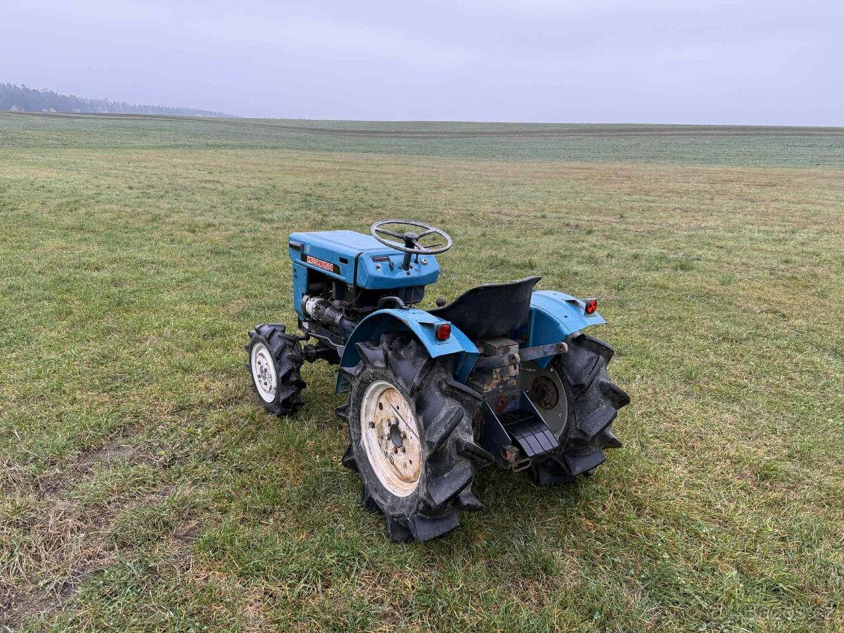JAPONSKÝ MALOTRAKTOR MITSUBISHI D1300 4X4 - 2