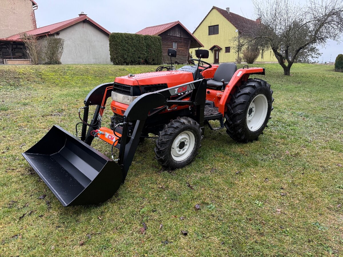 Malotraktor kubota GL32 s celním nakladačem 450 - 2