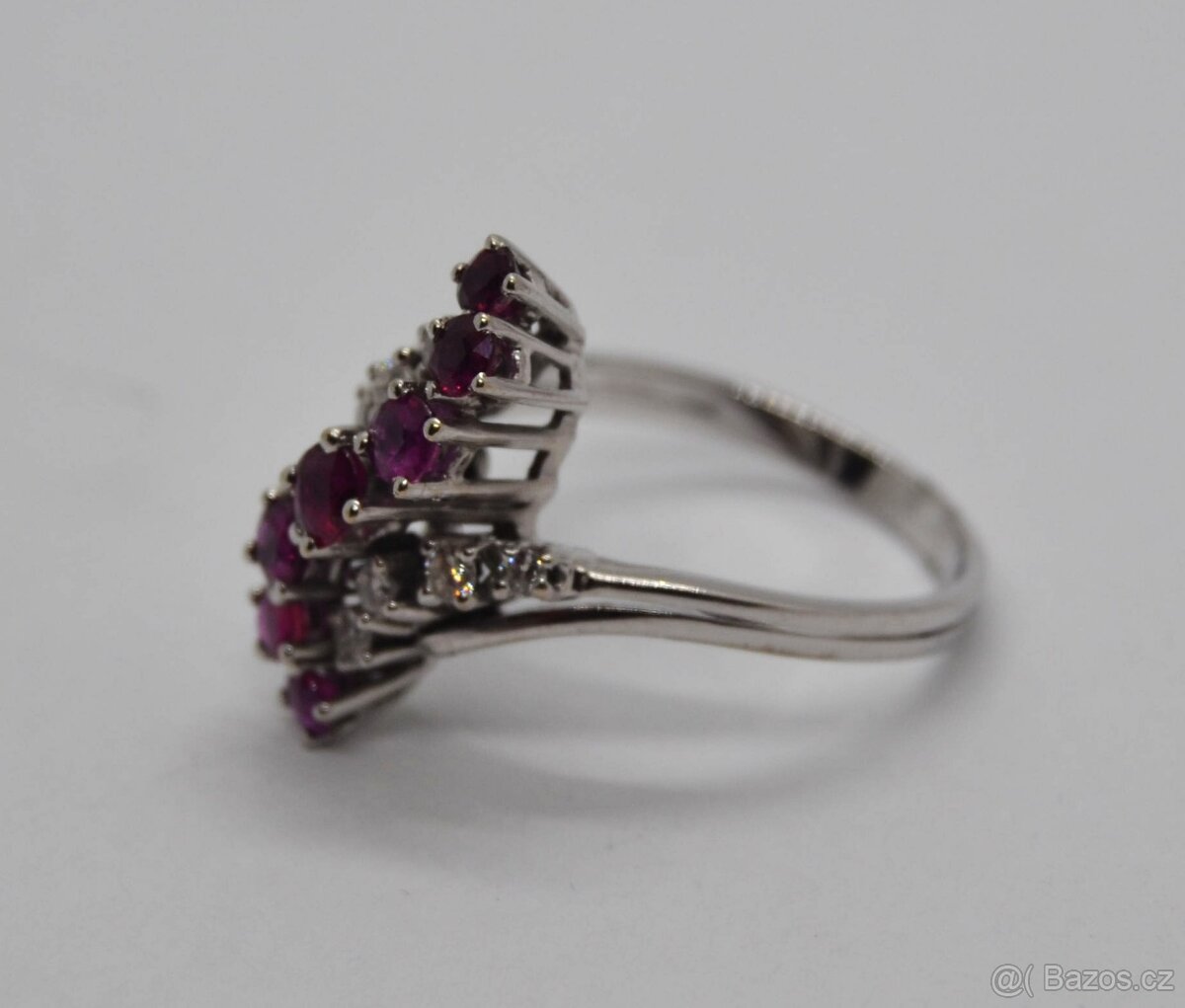 Zlatý prsten s rubíny a brilianty - 2