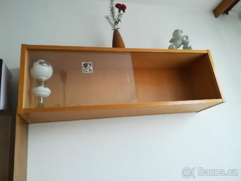 Poptávka, prosklená knihovna-vitrína aktuální Příbramsko - 2