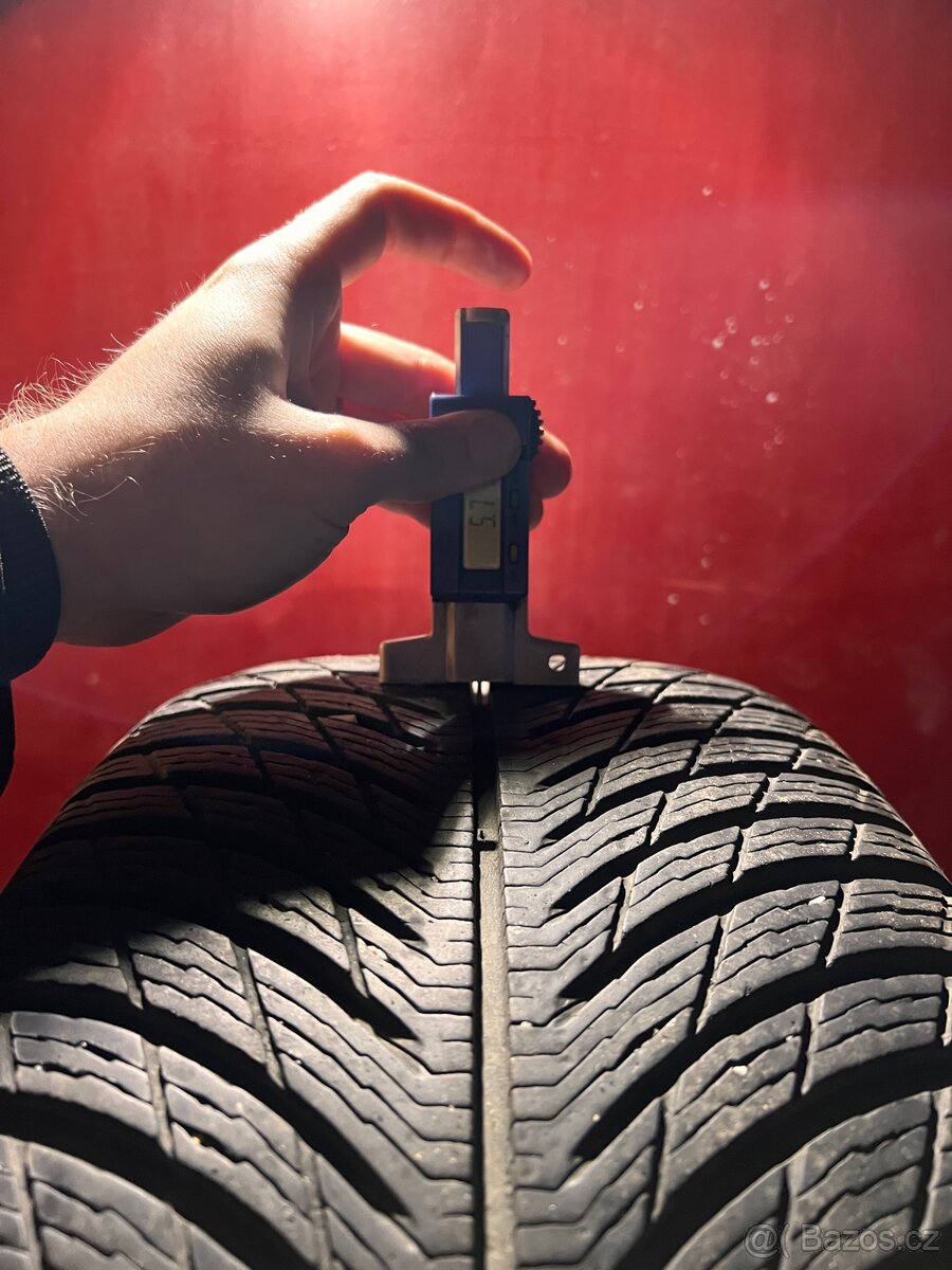 Zimní pneumatiky 235/45R18 - 2