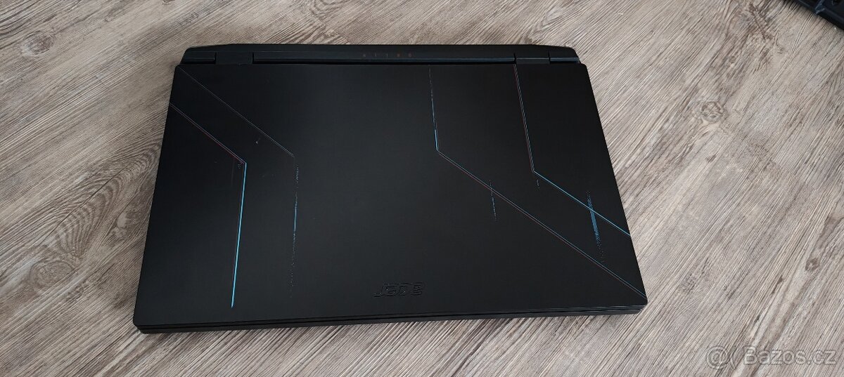 Acer Nitro 5 (17 palců) - 2