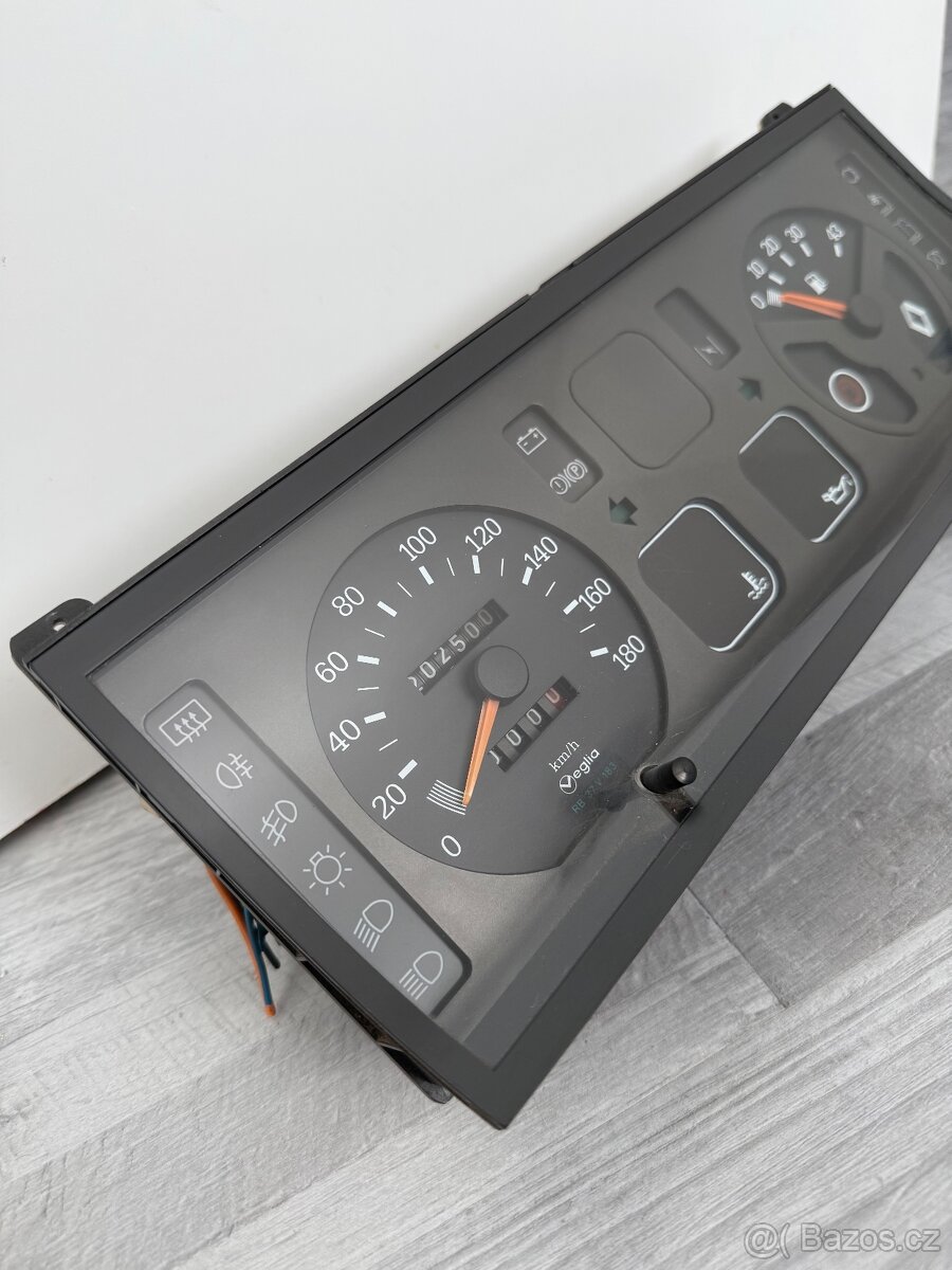 Budíky Renault R5 - 2