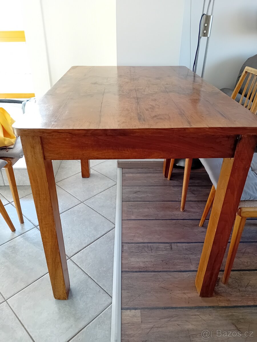 Jidelni stul cca 100 let starý - 2