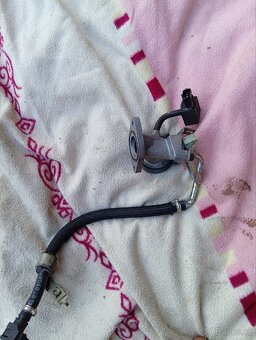 2008 Suzuki burgman 200 Sací hrdlo + Map sensor - 2