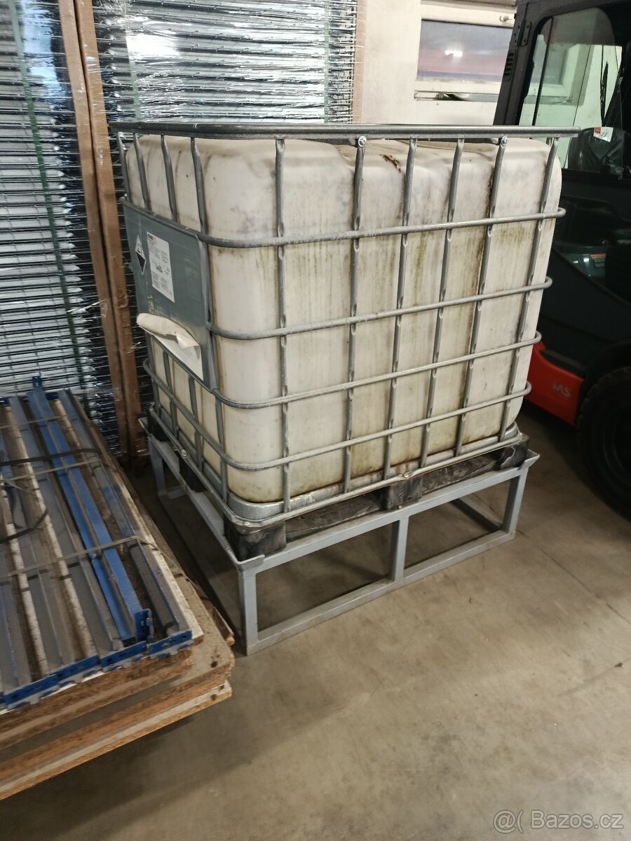 Ibc nádrž 1000L se stojsnem - 2