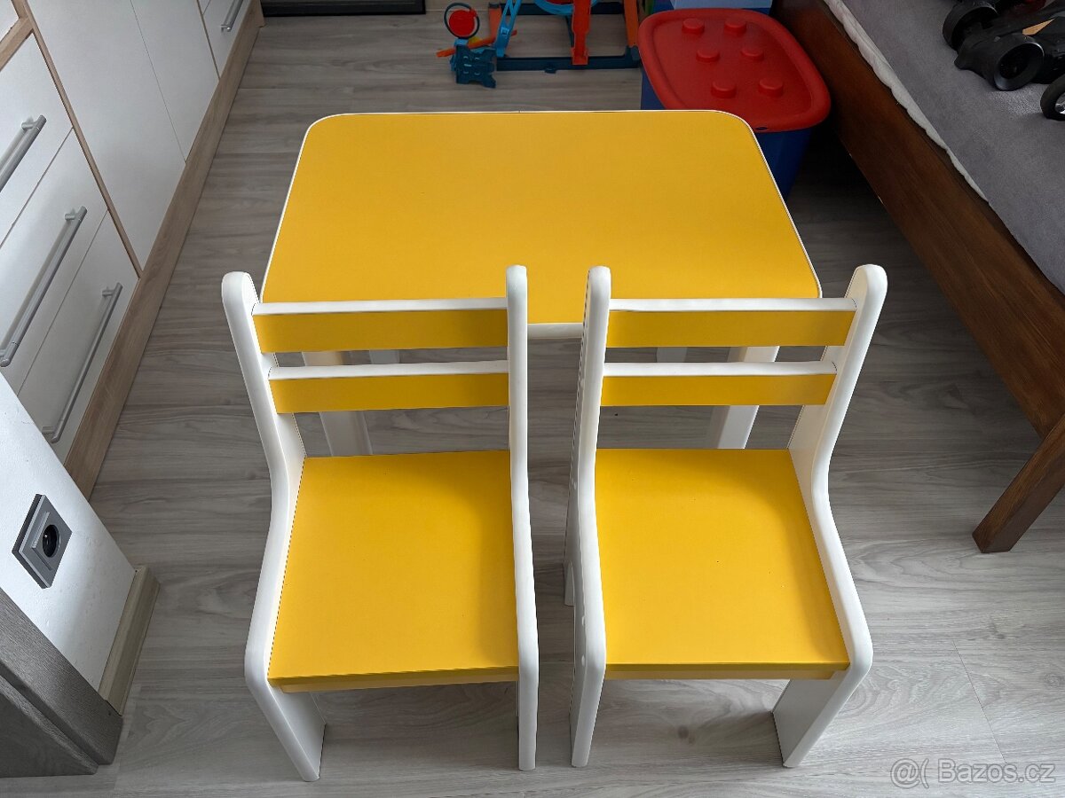 Dětský stolek se židlemi - 2