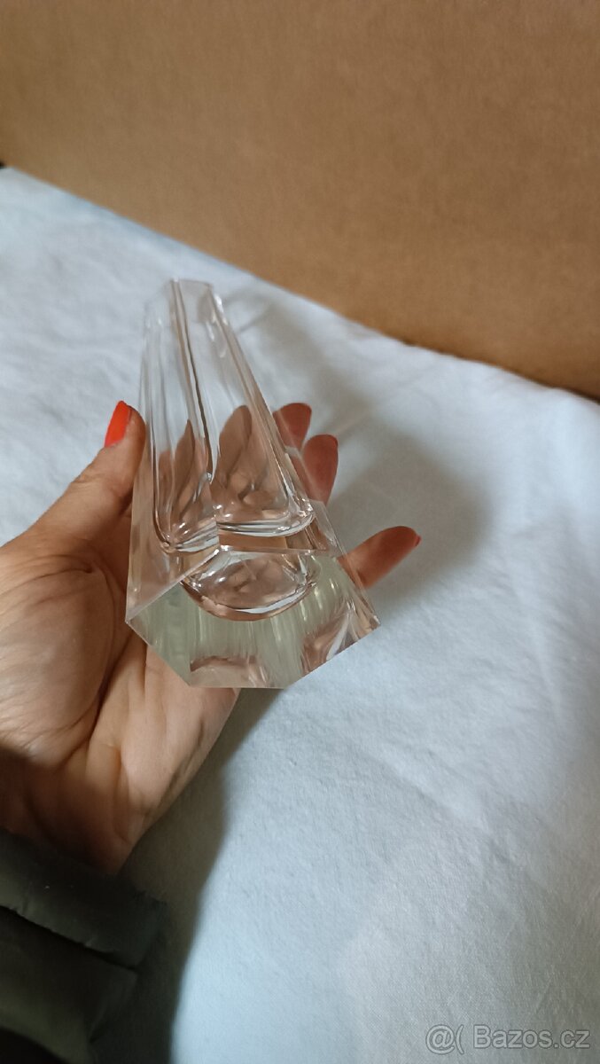 Skleněná vázička - 2