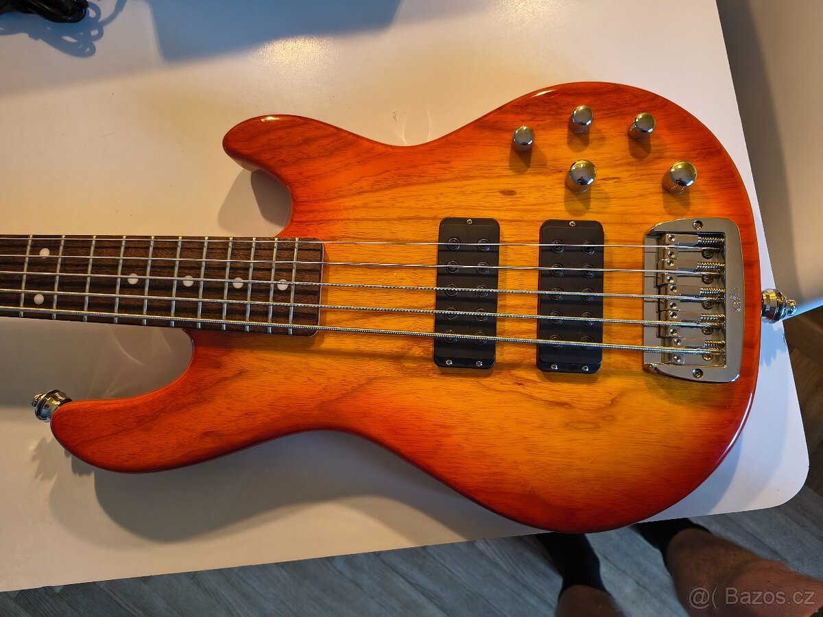 G&L Tribute M-2500 - 2