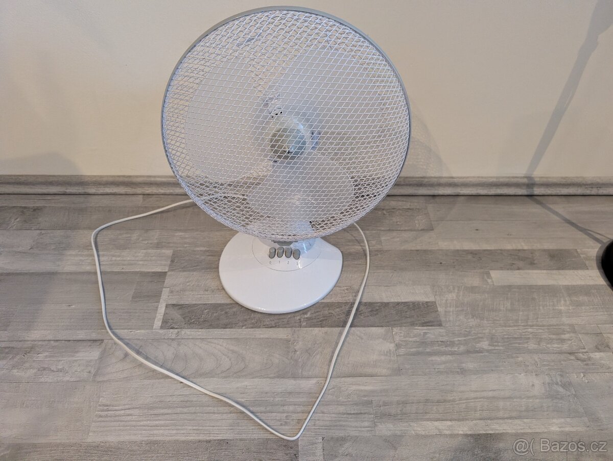 Stolní ventilátor TESCO DF1218W - 30cm - 2