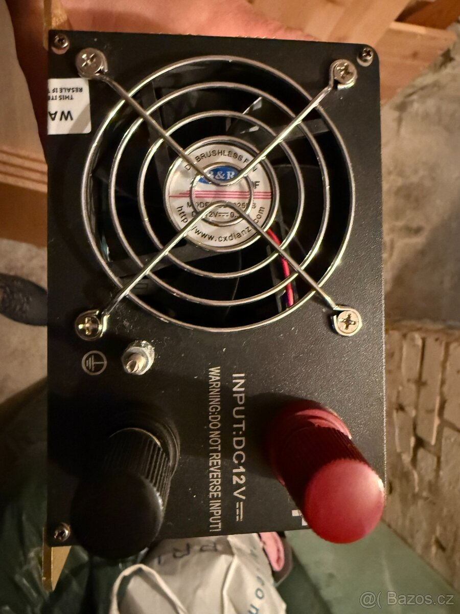 Měnič napětí 12V 230V Soluowill - 2
