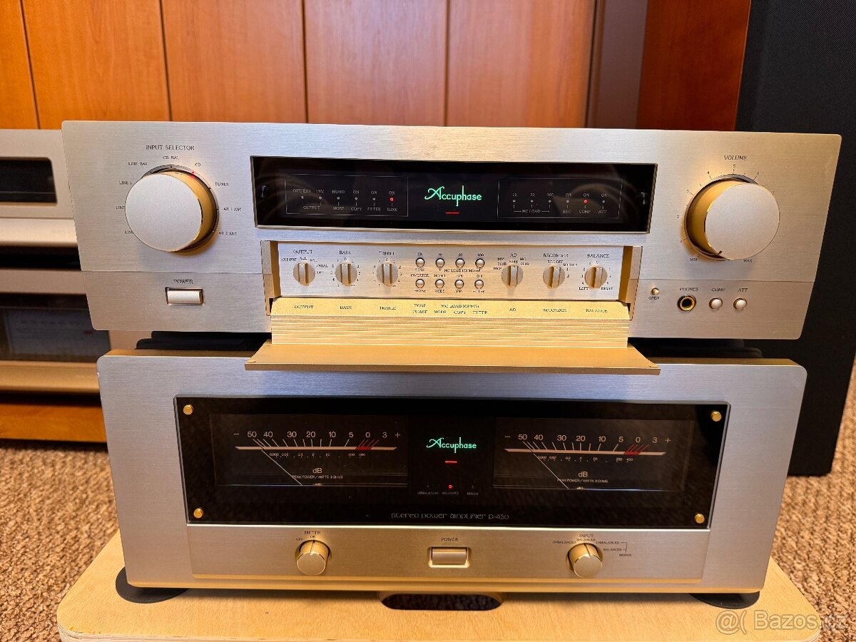 Accuphase C-2400; Accuphase P-450 - 2