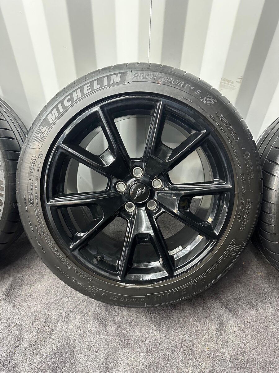 Ford Mustang alu kola original 55letá edice r19 - 2