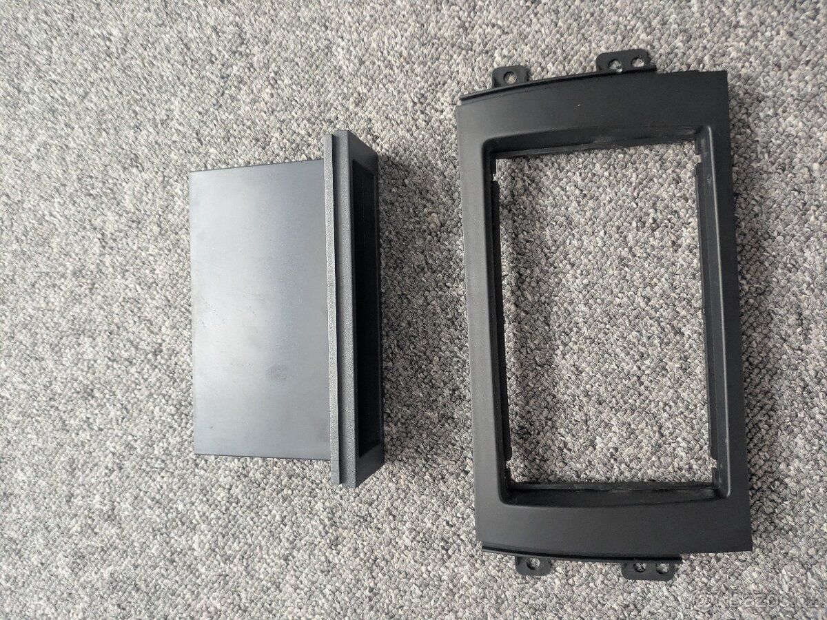 Suzuki SX4, redukční rámeček autorádia + iso konektor - 2